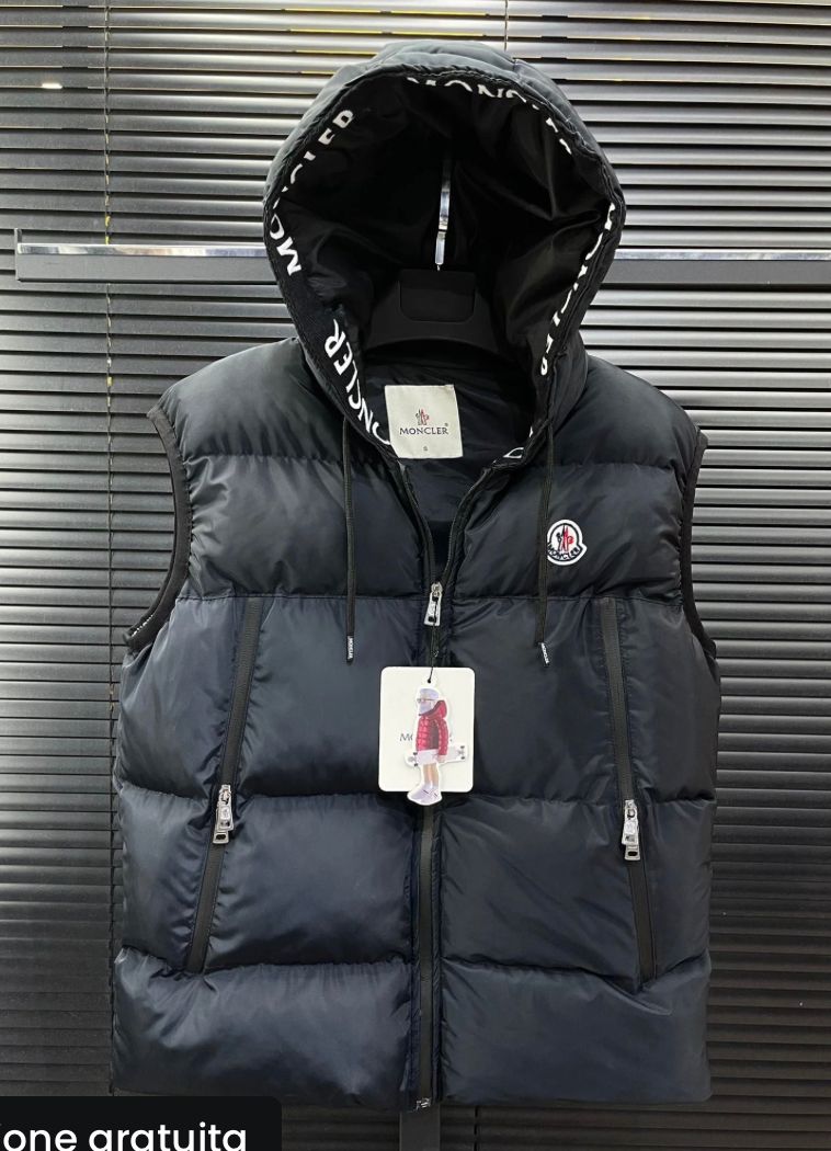 SMANICATO MONCLER CON CAPPUCCIO - NERO